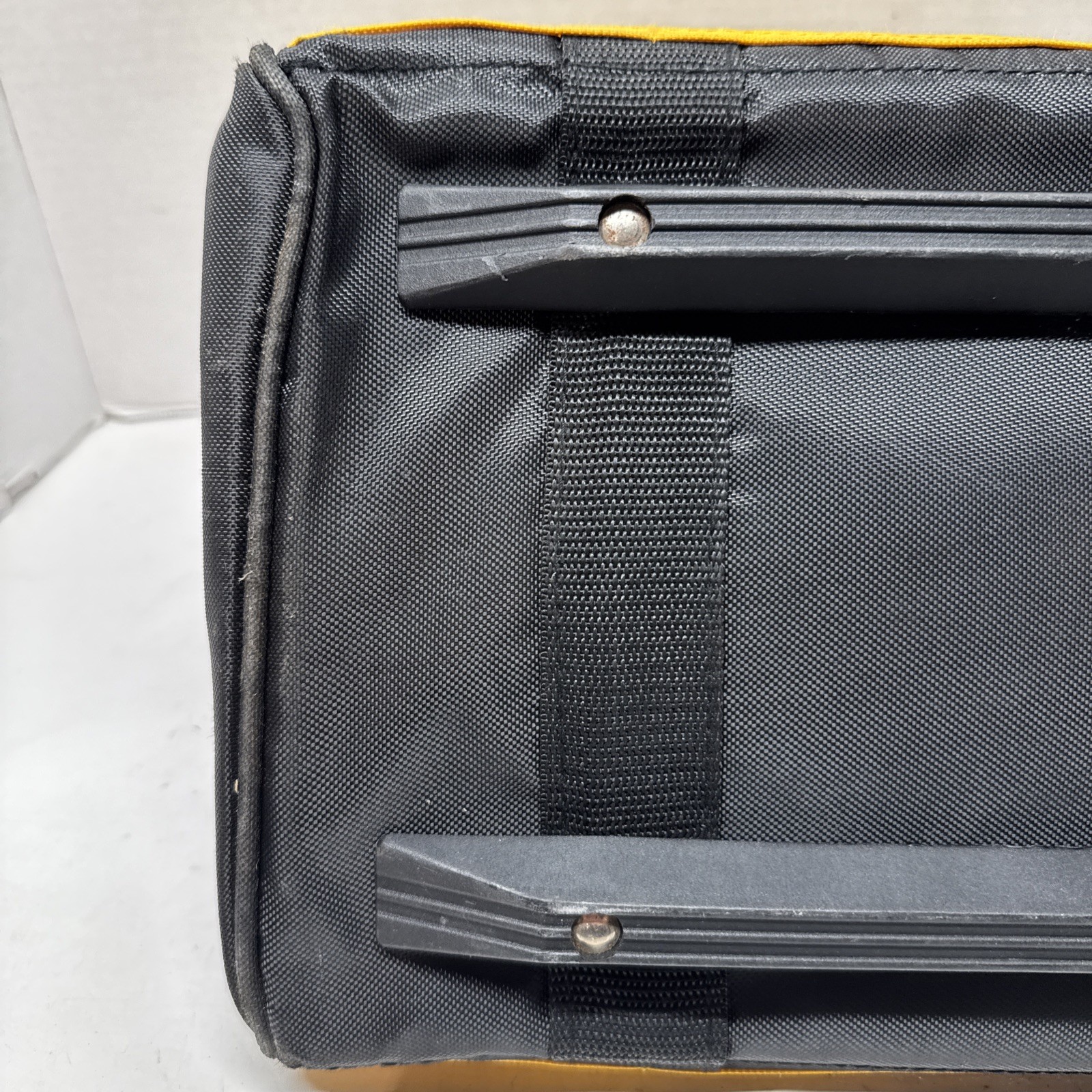 DEWALT 15 Inch Heavy Duty Nylon hand Bag Used Condition ￼