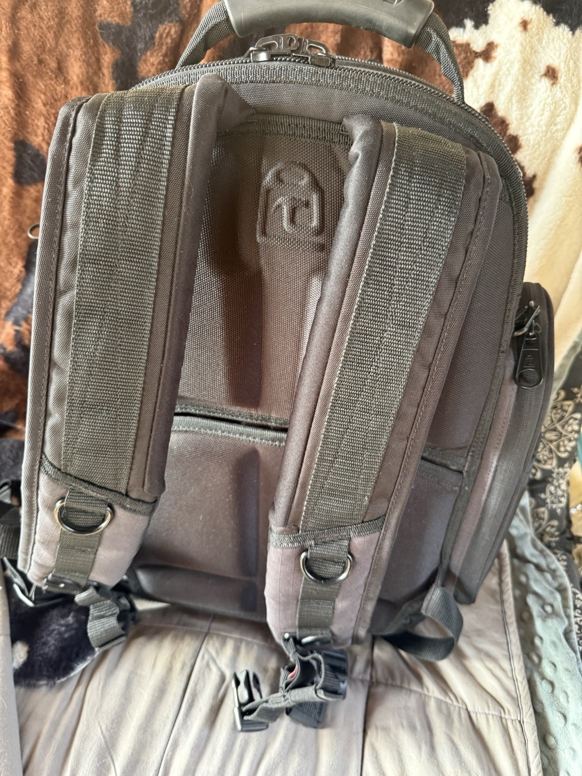 VETO PRO PAC | EDC Pac LCB Midnight Every Day Carry Backpack w/ Base