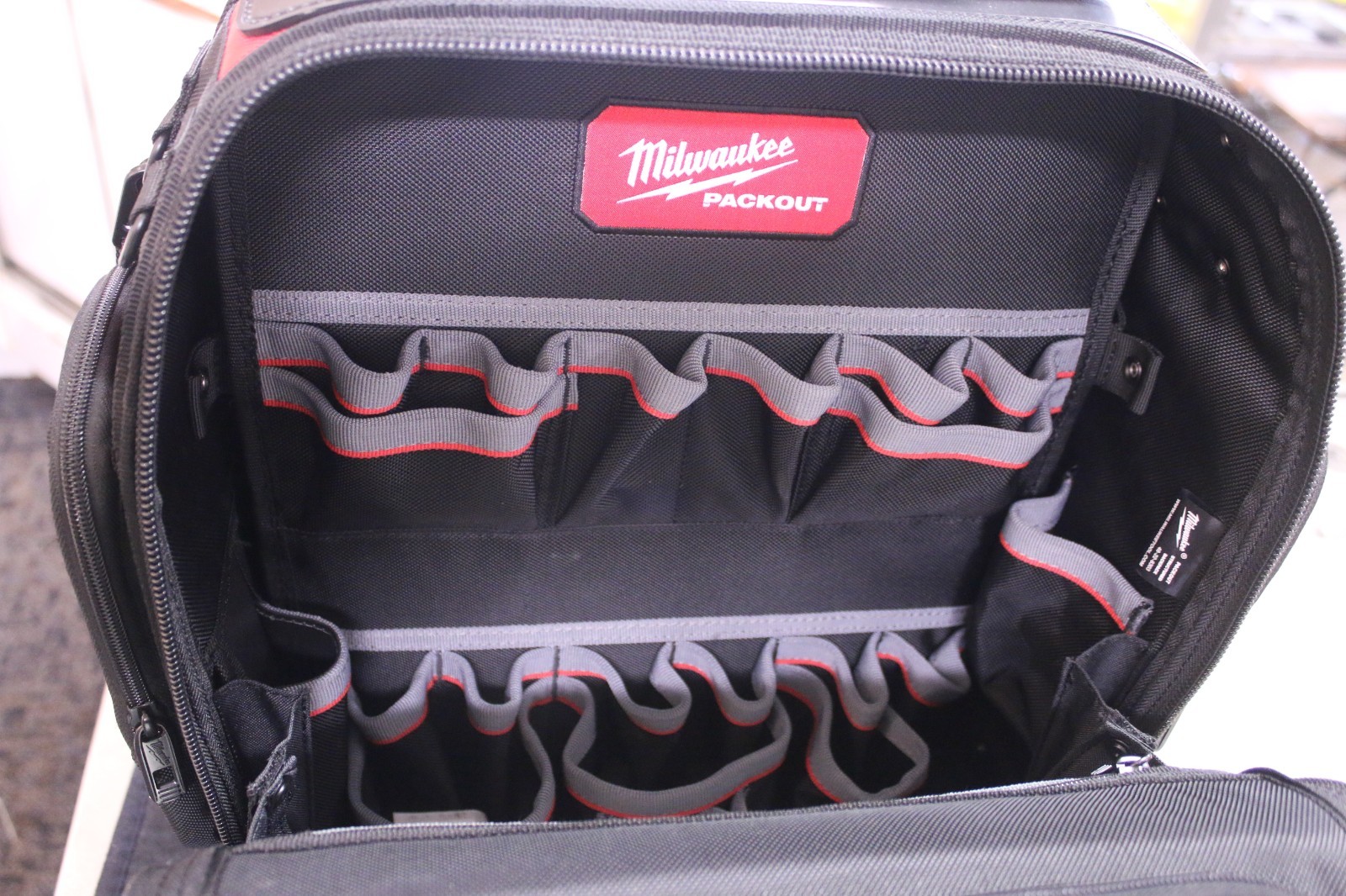 MILWAUKEE 48-22-8303 PACKOUT STRUCTURED BACKPACK