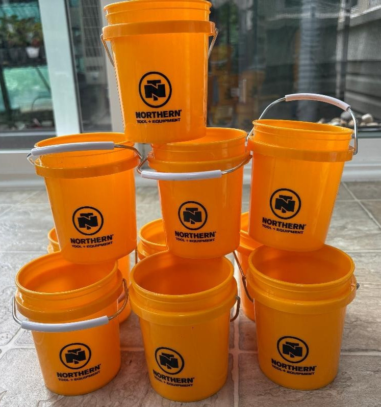 Set of 10 Northern Tool Mini Bucket, 0.5 qt, brand new, free shipping!