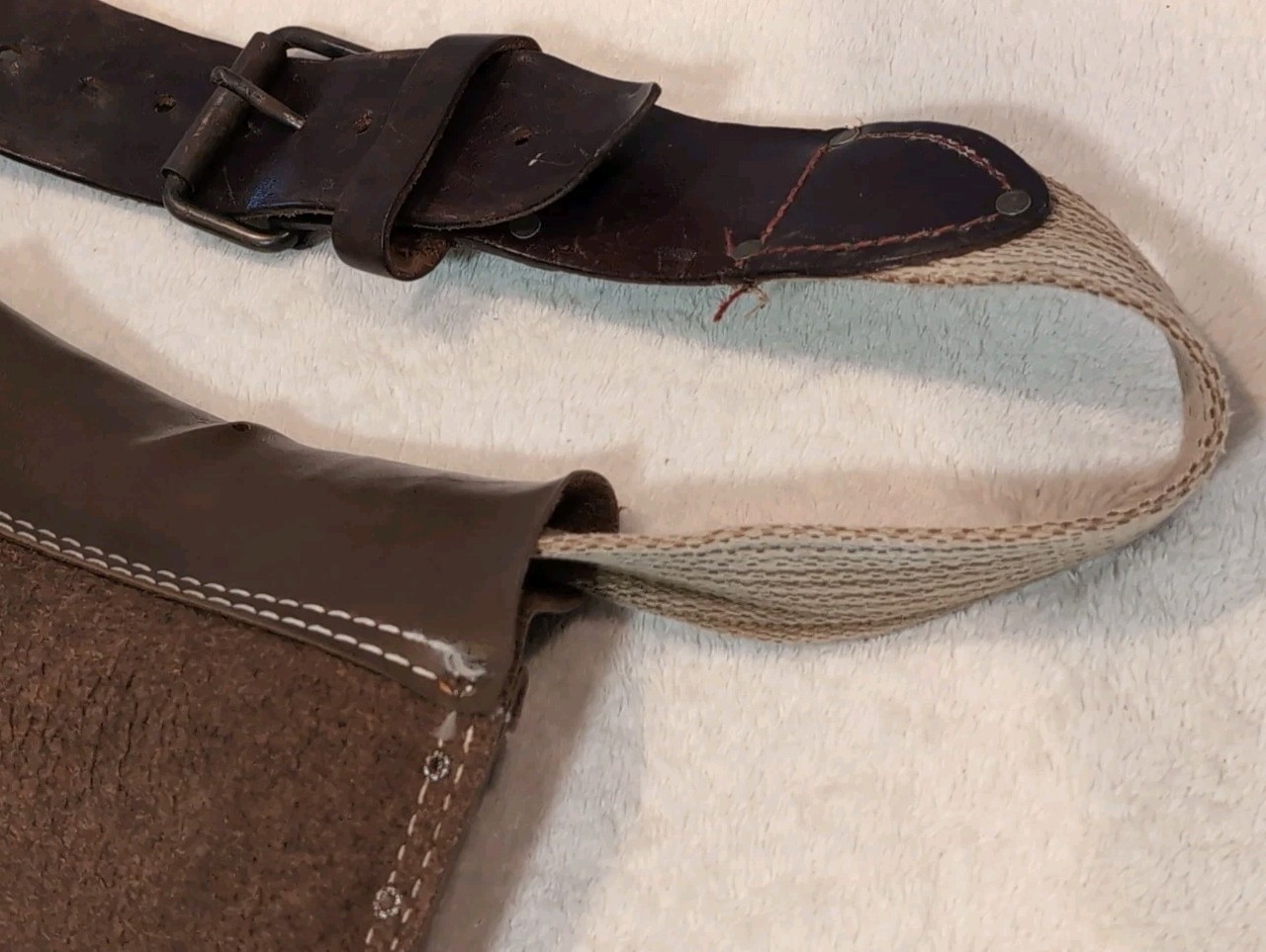 Vintage Weyerhaeuser Leather Carpenter Tool Belt, Nail Pouch, Apron USA Workwear