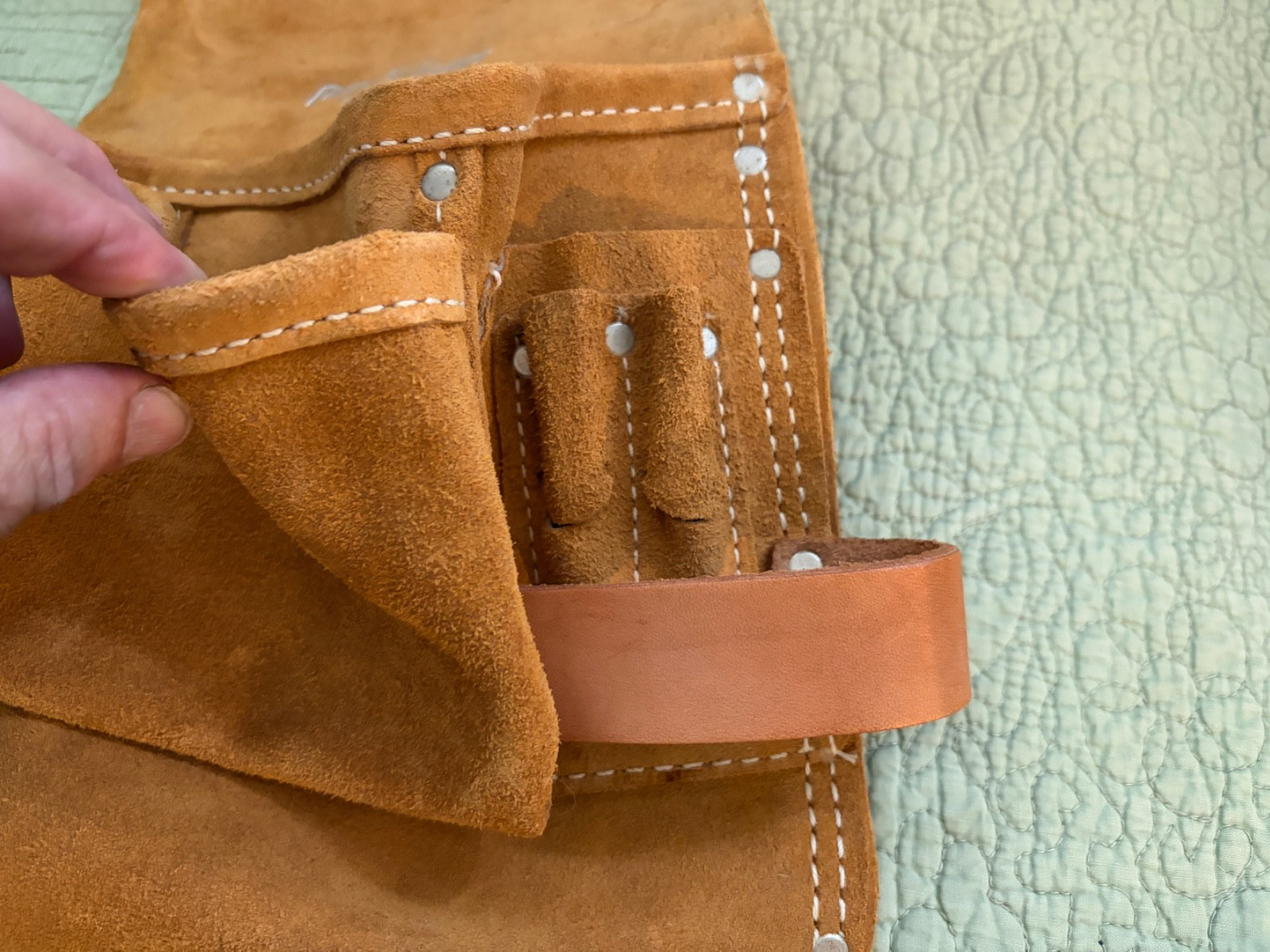 Farm & Fleet 10 Pocket Nail & Tool Pouch Brown Color Rugged Leather – BRAND NEW