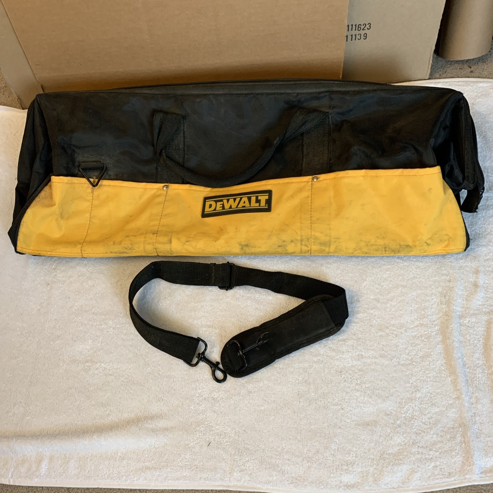 DeWalt XL 29″L x 12″H x 12″W Heavy Duty Soft Ballistic Nylon Contractor Tool Bag